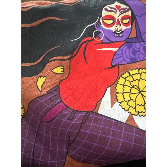 GOLDEN HOUR X Dia Pacheco Agapita
Urban Outfitters Graphic T-Shirt - Sz L - NWT - Picture 2 of 4